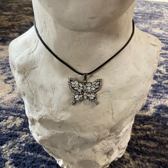 Butterfly Necklace Antique with crystals and stones on a black leather cord - Picture 8 of 12